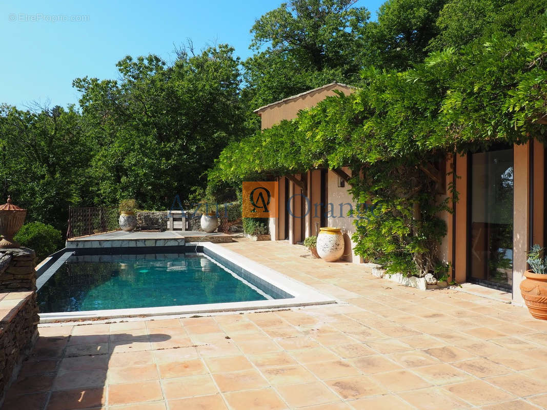 Maison à LA GARDE-FREINET