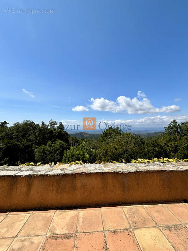 Maison à LA GARDE-FREINET