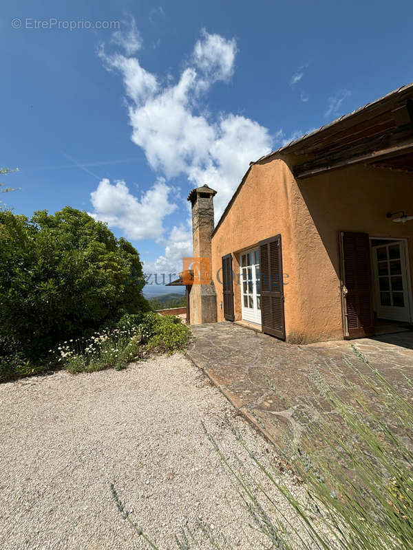 Maison à LA GARDE-FREINET