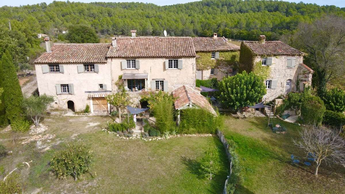 Maison à COTIGNAC