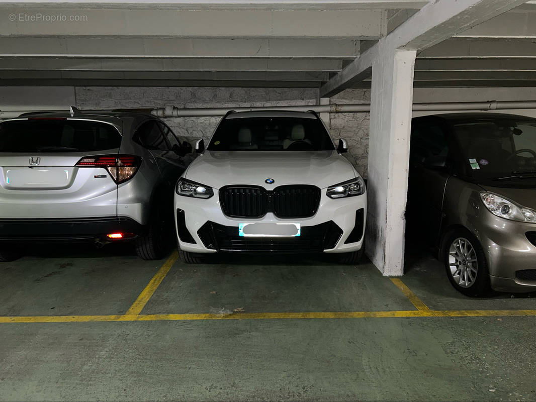 Parking à PARIS-15E