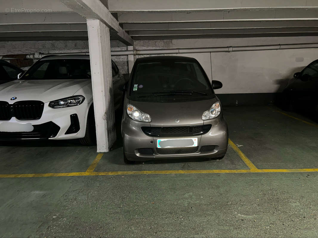 Parking à PARIS-15E