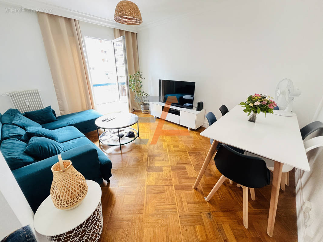 Appartement à SAINT-ETIENNE