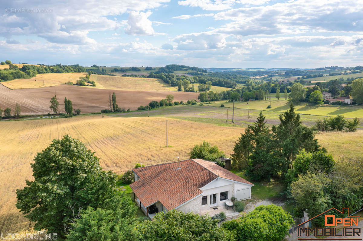 Maison à MONCLAR