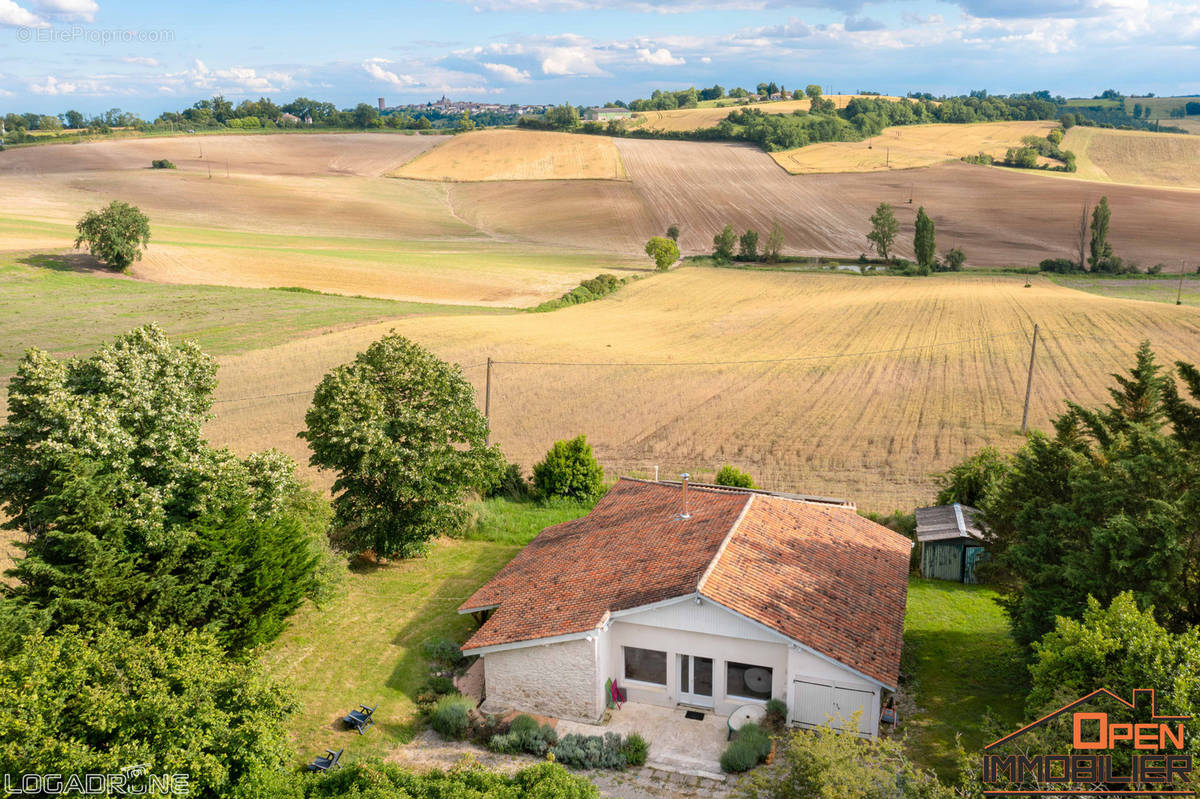 Maison à MONCLAR