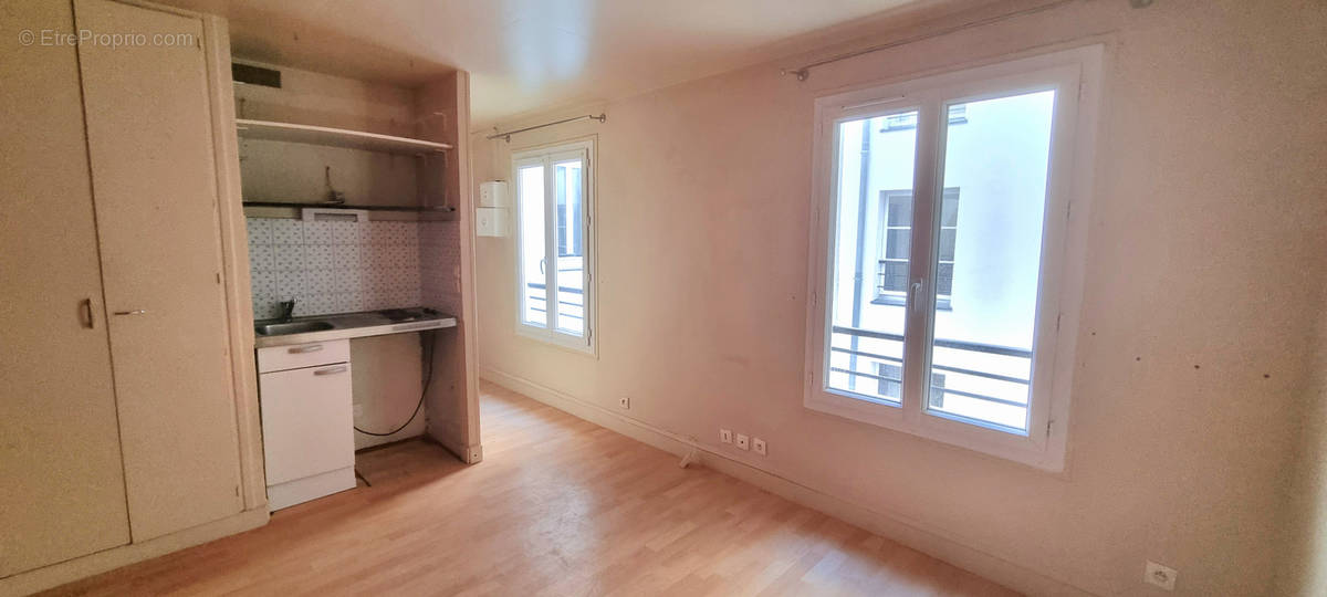 Appartement à PARIS-3E