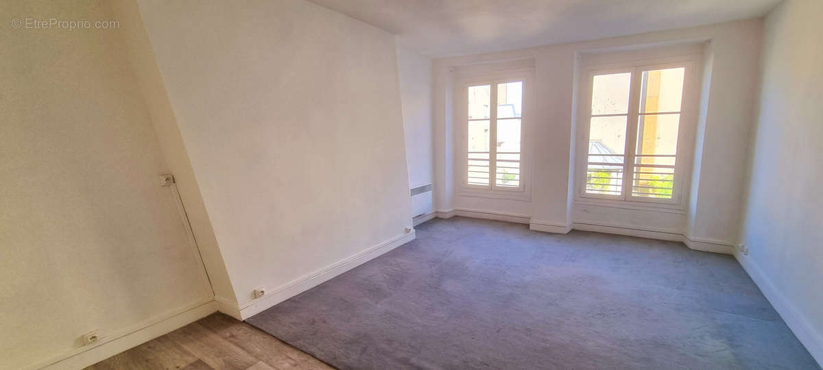 Appartement à PARIS-3E