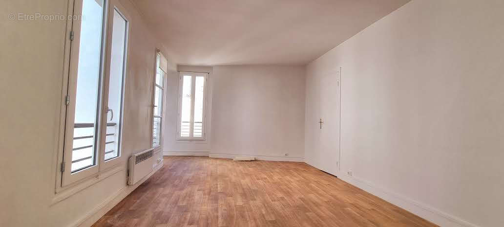 Appartement à PARIS-3E