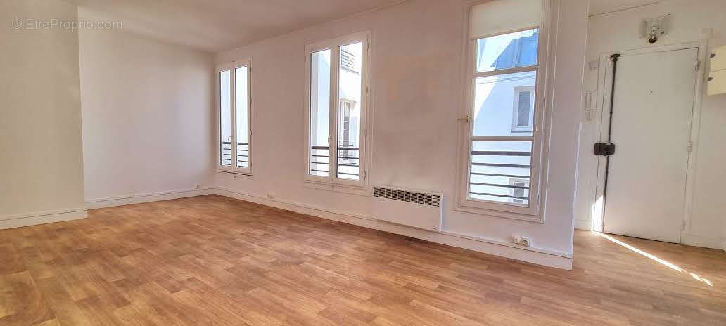 Appartement à PARIS-3E