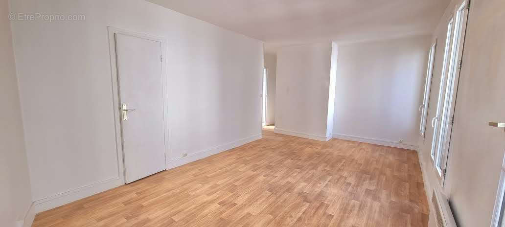 Appartement à PARIS-3E