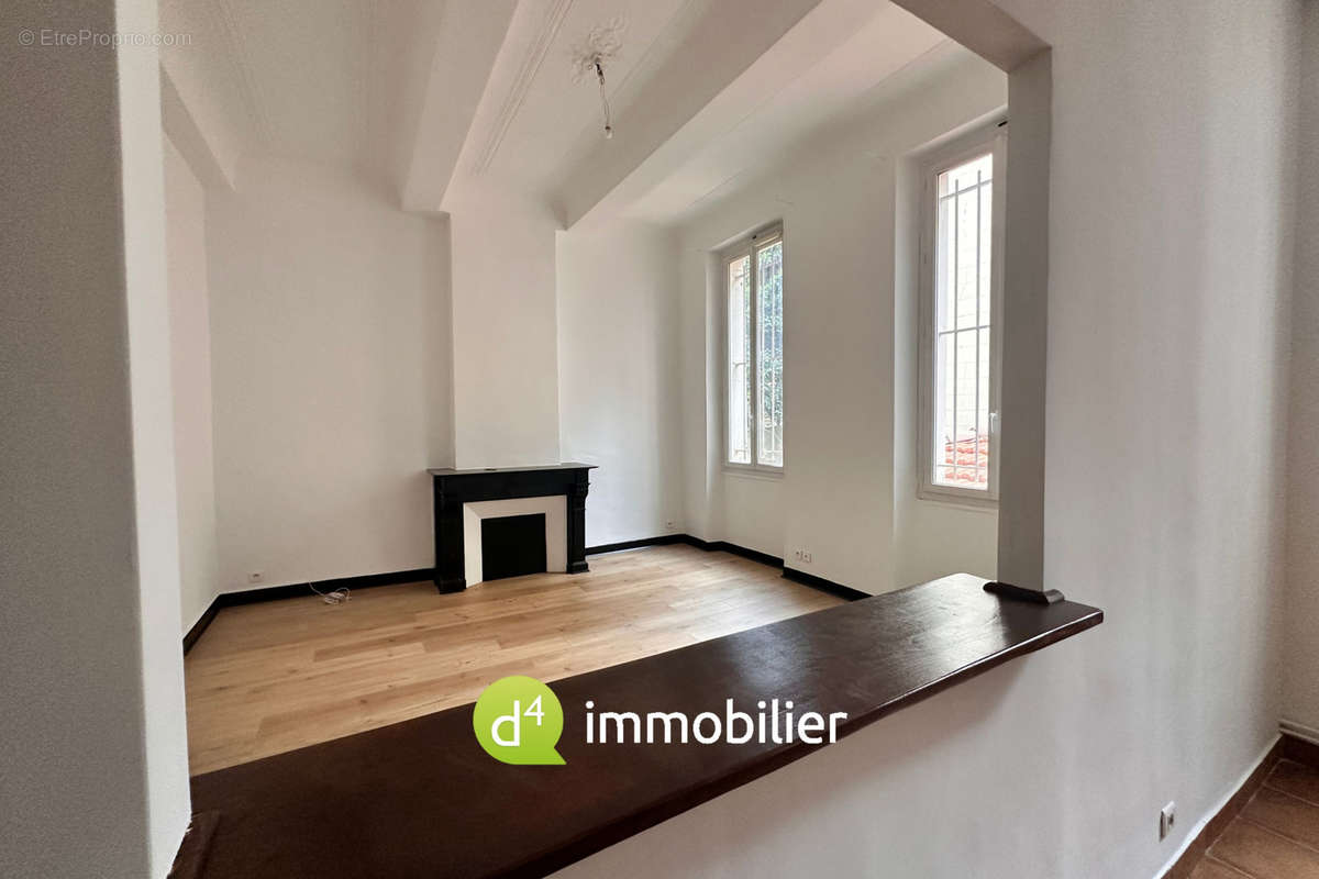 Appartement à MARSEILLE-1E