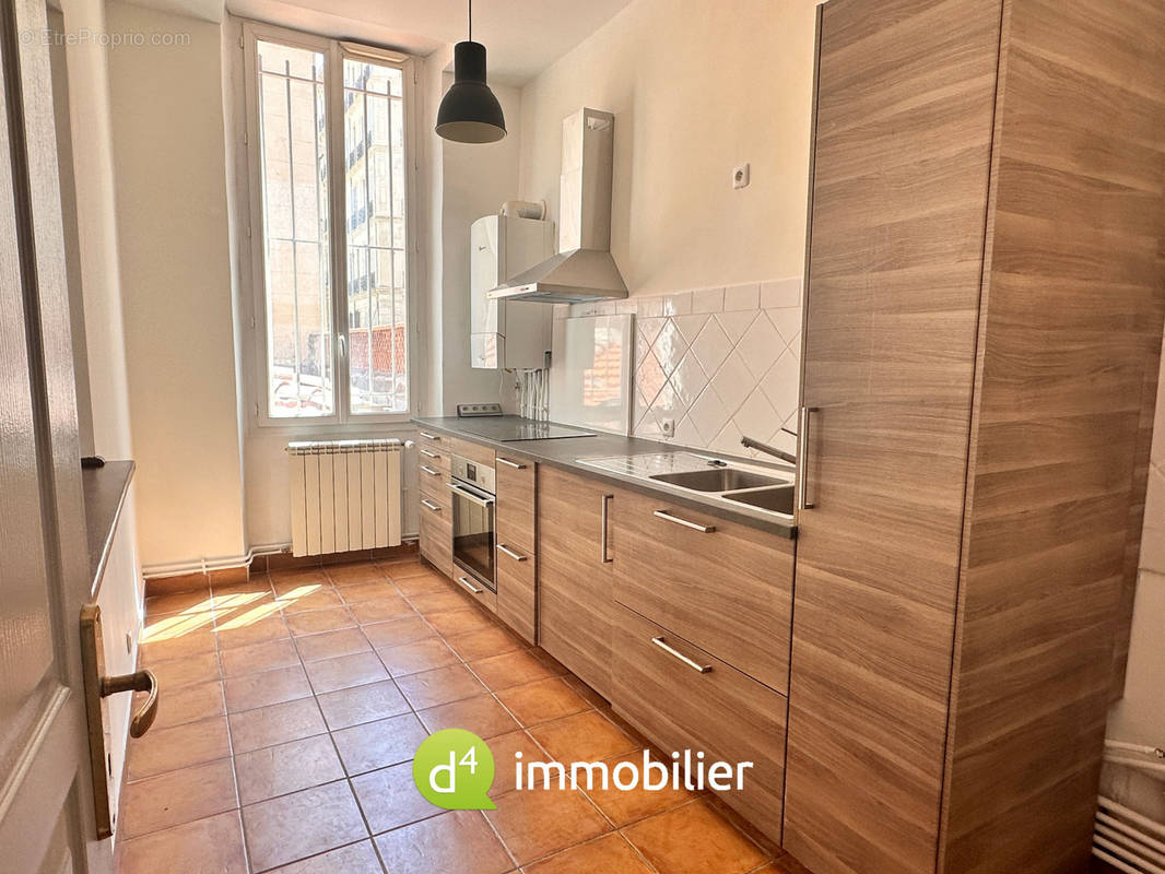 Appartement à MARSEILLE-1E