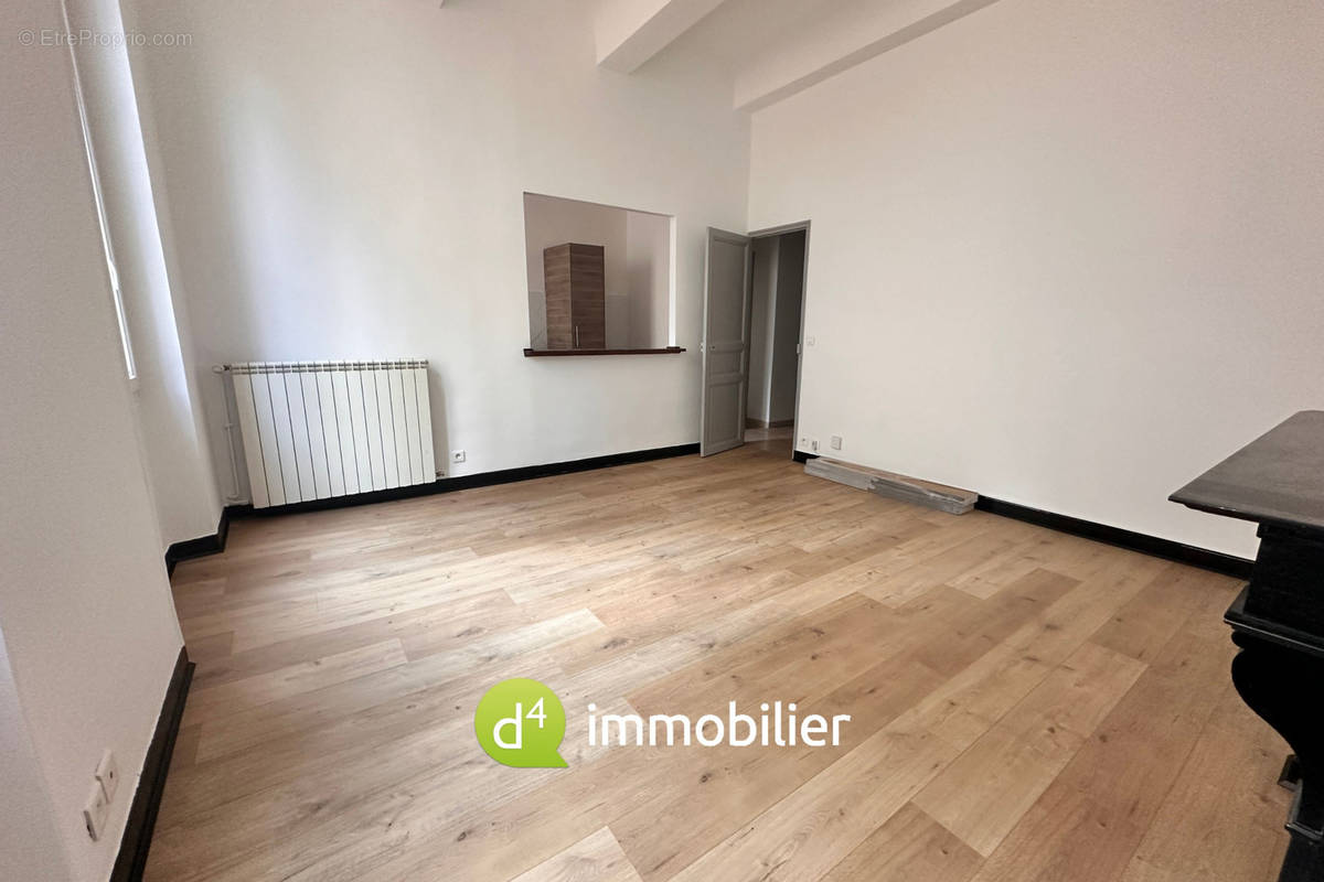 Appartement à MARSEILLE-1E