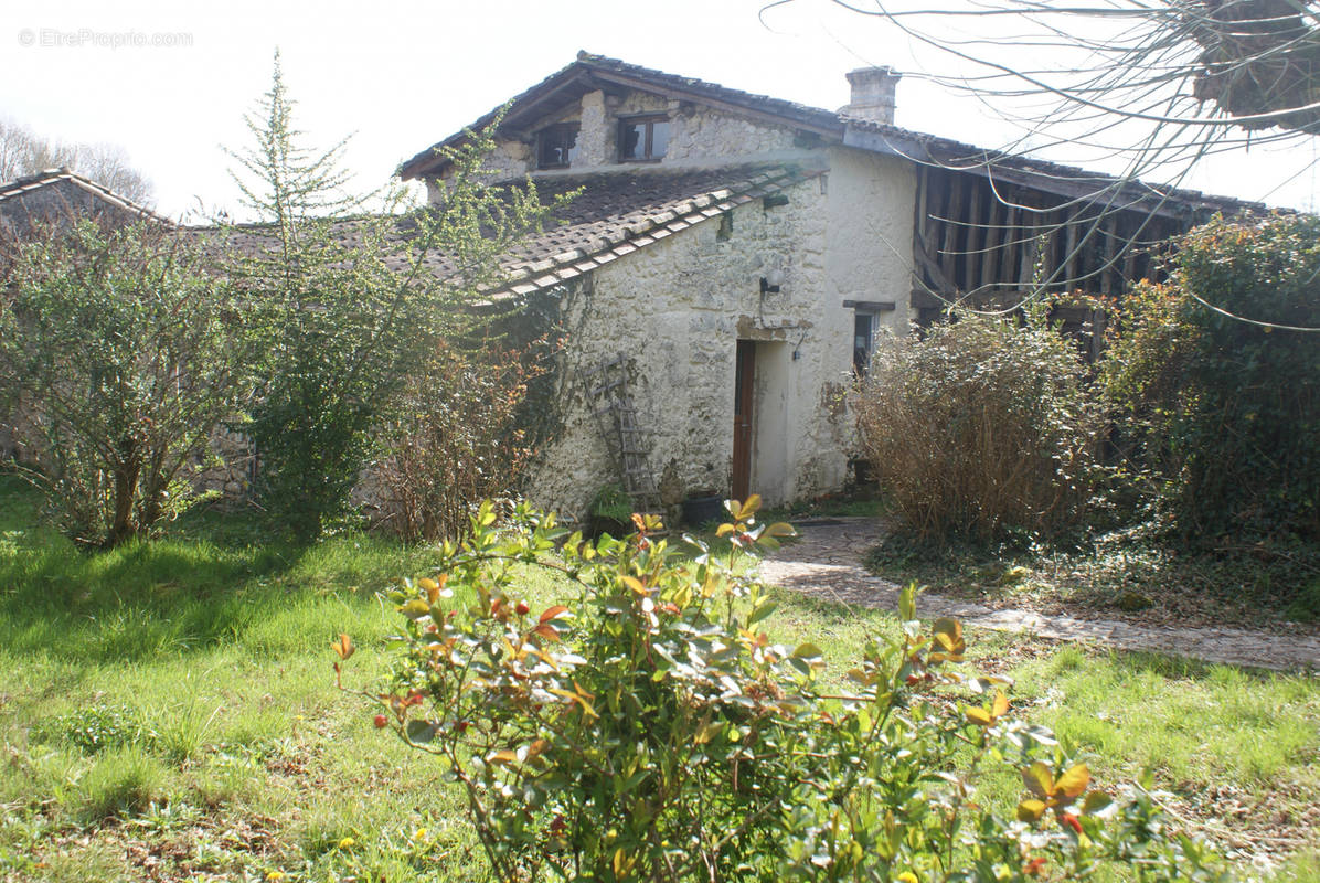 Maison à MINZAC