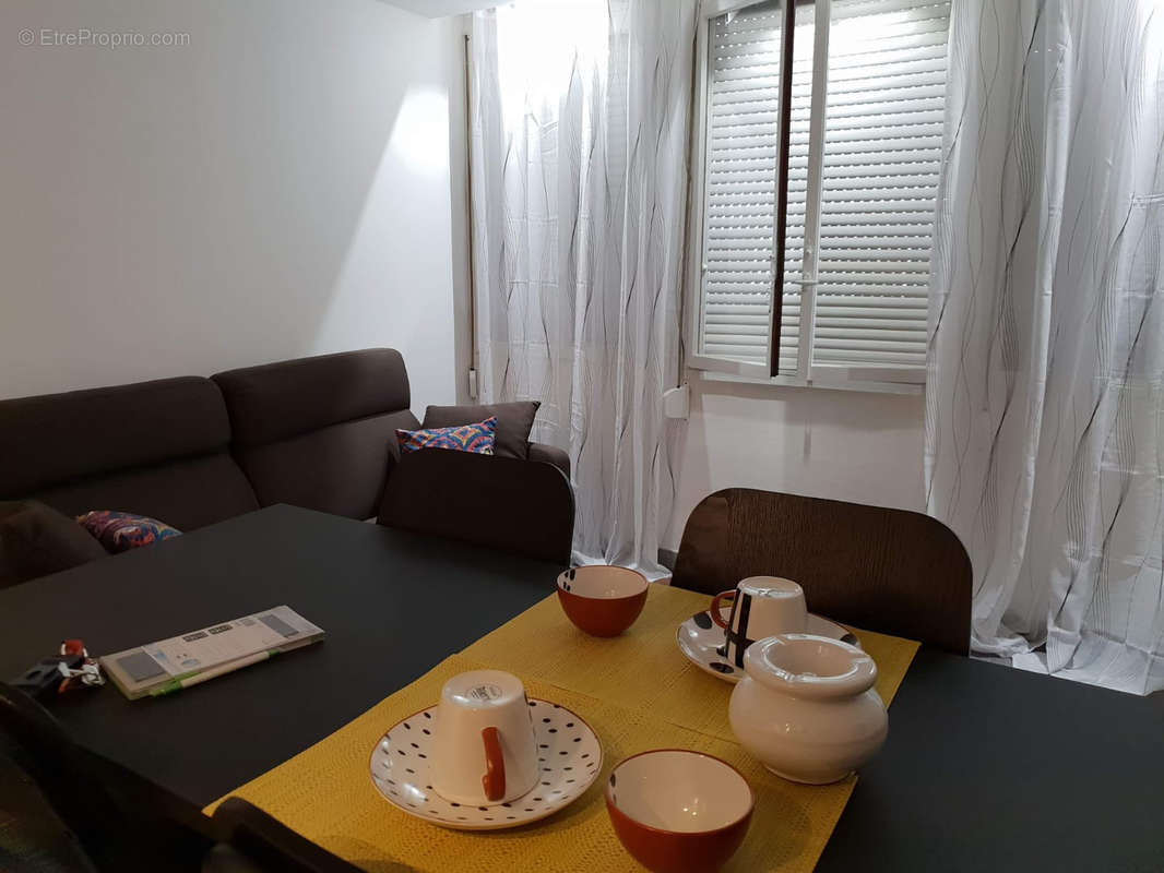 Appartement à MARSEILLE-5E