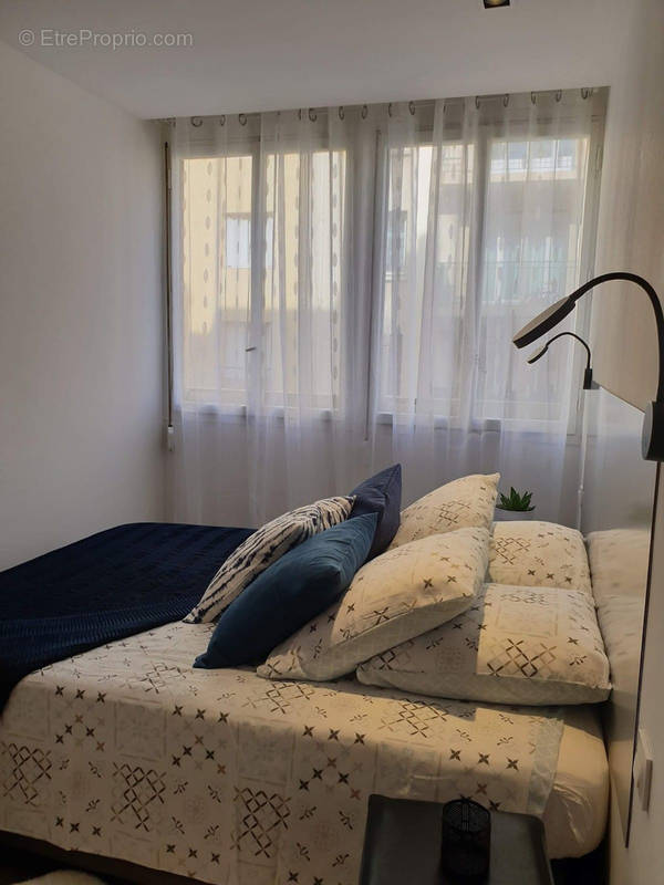 Appartement à MARSEILLE-5E