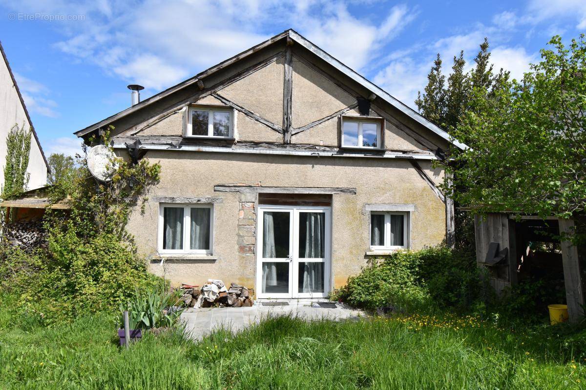 Maison à SAINT-AMAND-EN-PUISAYE