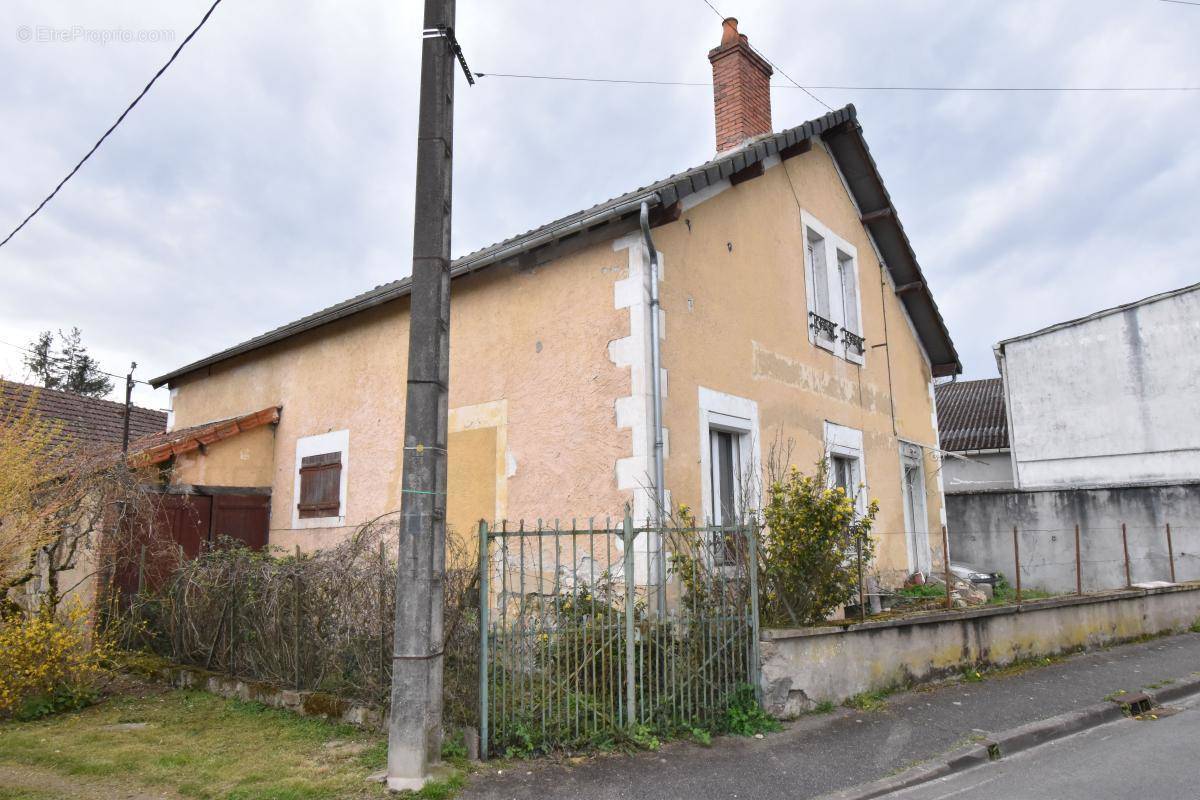 Maison à COSNE-COURS-SUR-LOIRE