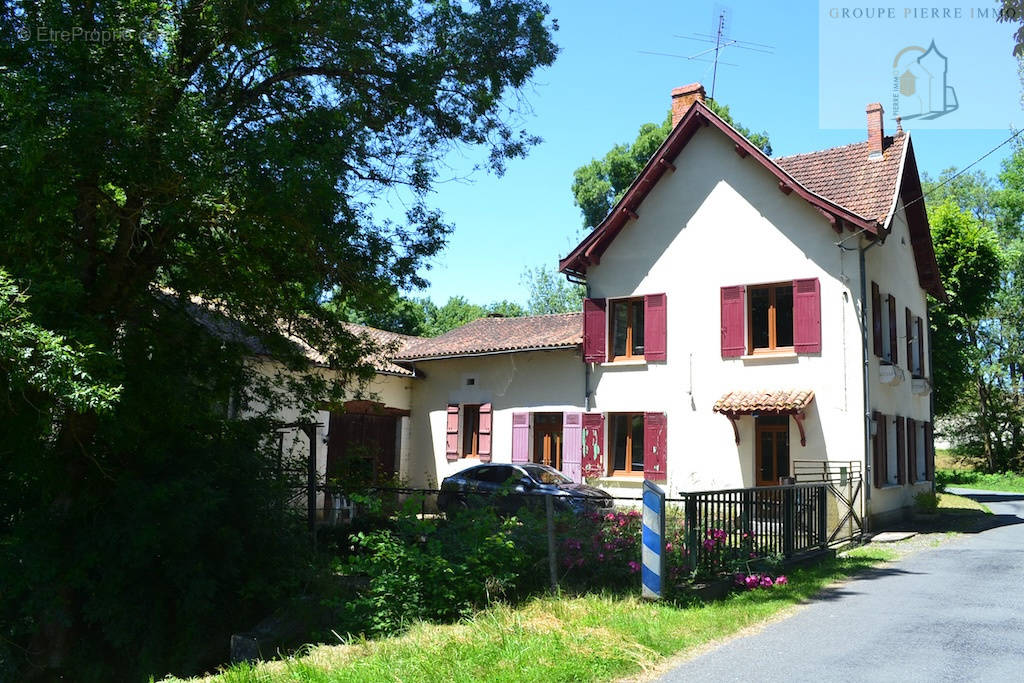 Maison à NANTEUIL-AURIAC-DE-BOURZAC