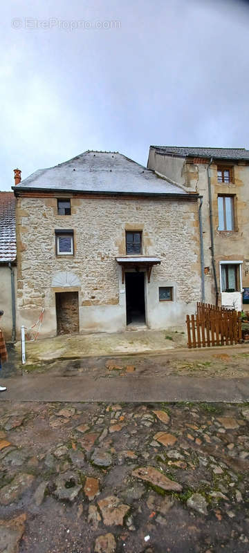 Maison à YGRANDE