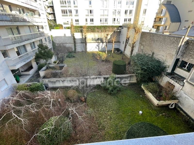 Appartement à PARIS-20E