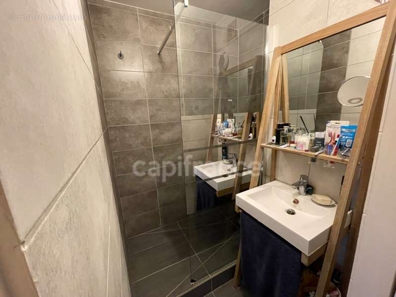 Appartement à PARIS-20E