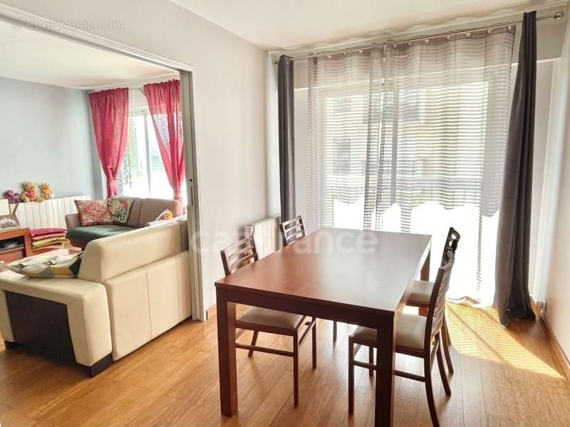 Appartement à PARIS-20E