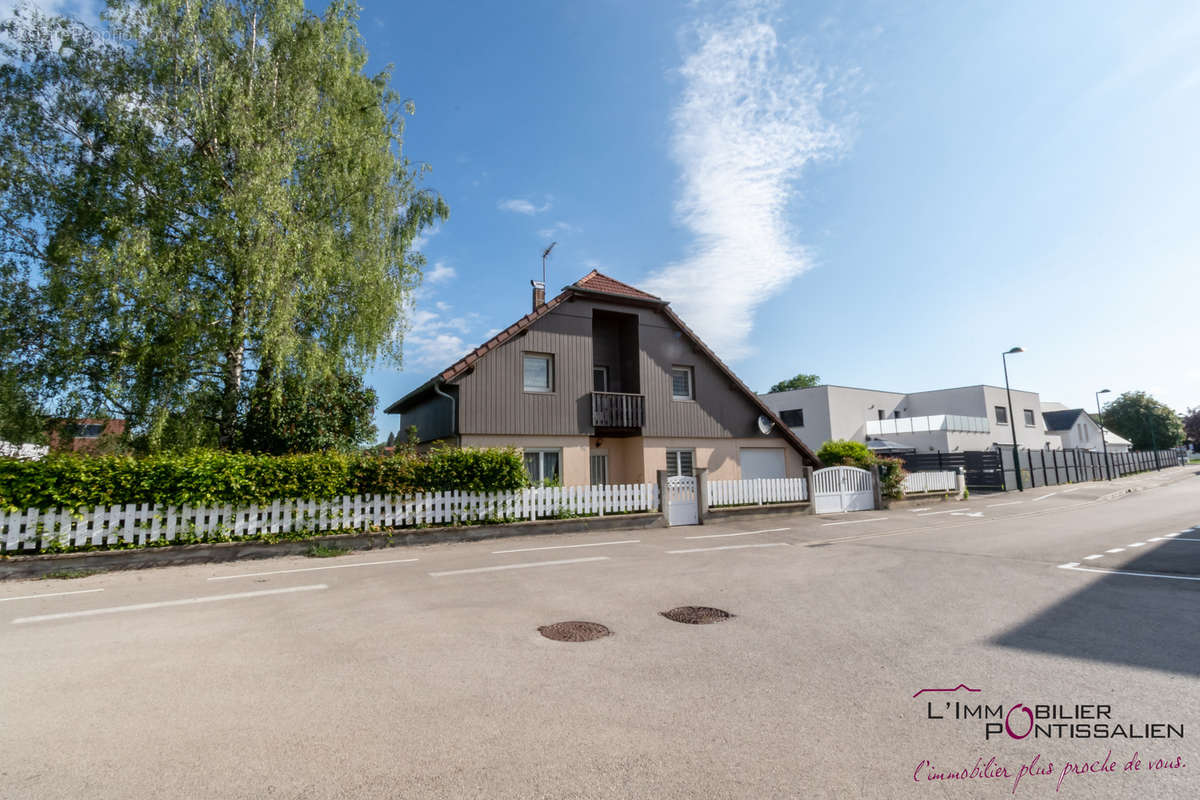 Maison à DOUBS