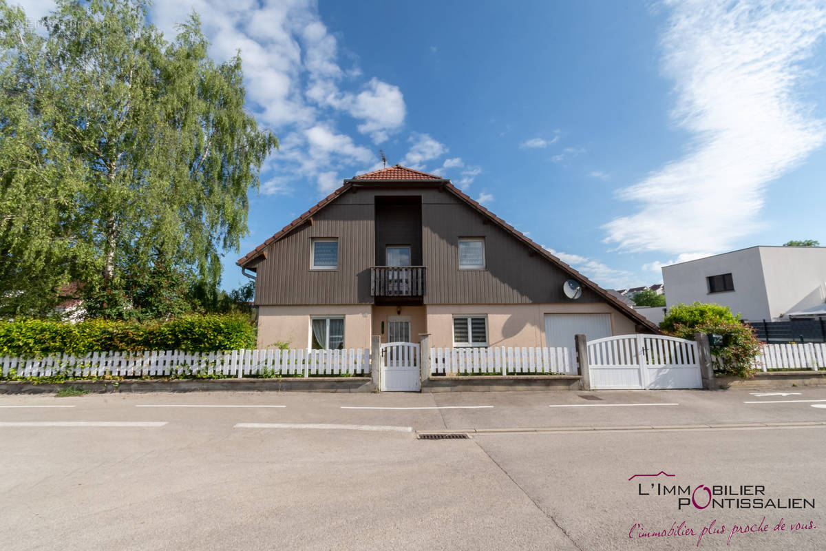 Maison à DOUBS