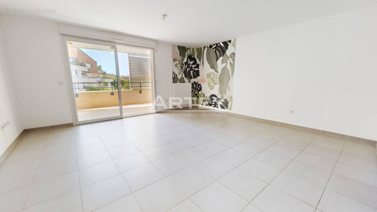 Appartement à HYERES