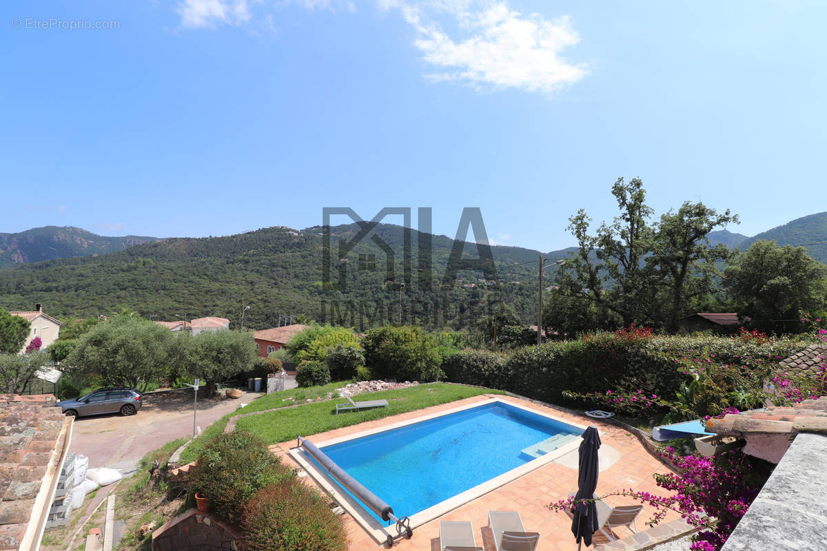 Maison à LES ADRETS-DE-L&#039;ESTEREL