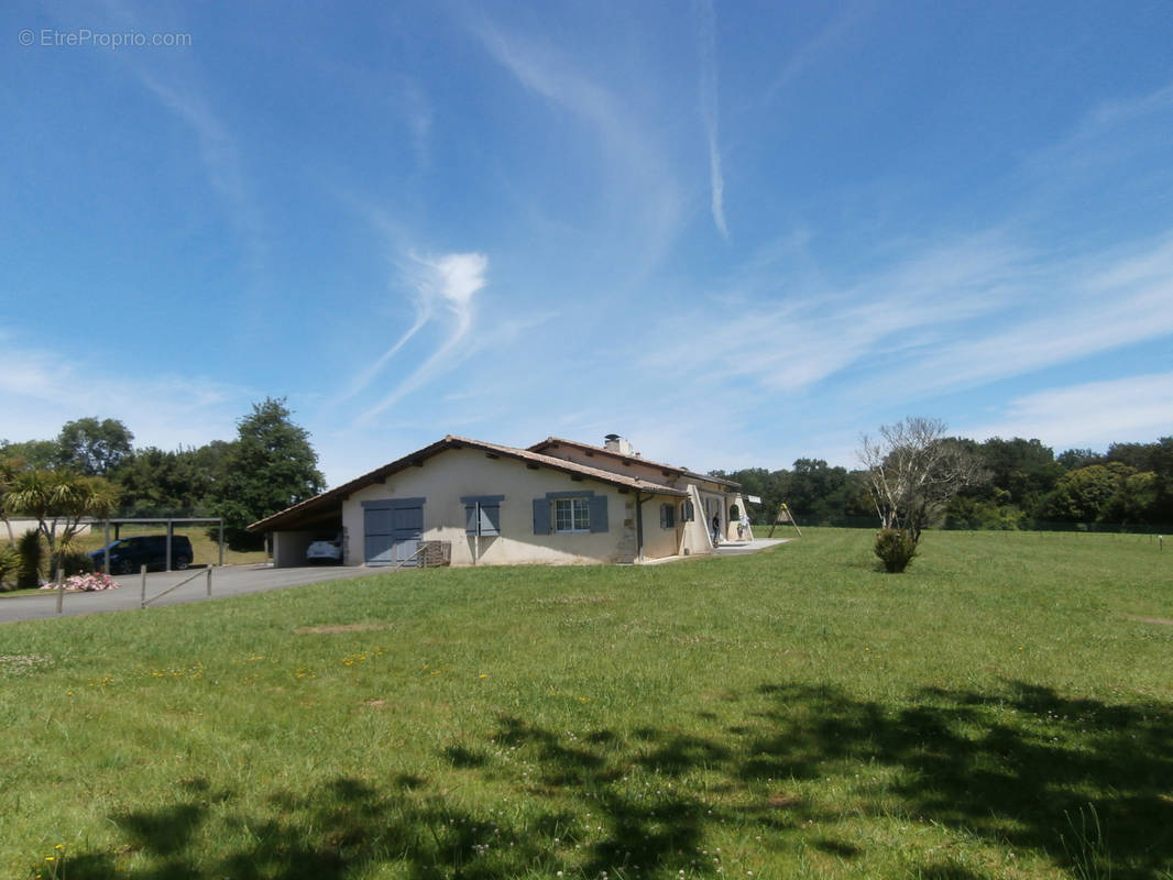 Maison à SAINT-MARTIN-DE-SEIGNANX