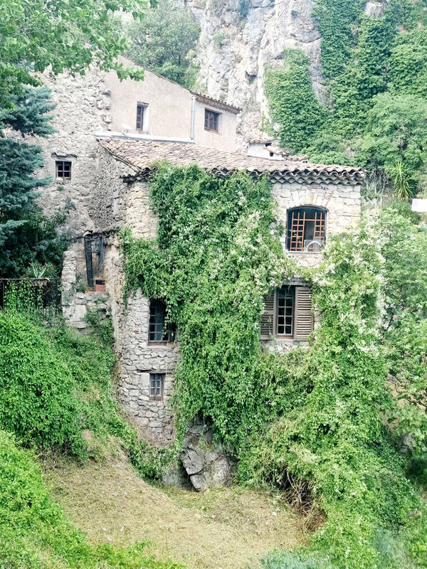 Maison à CHATEAUDOUBLE