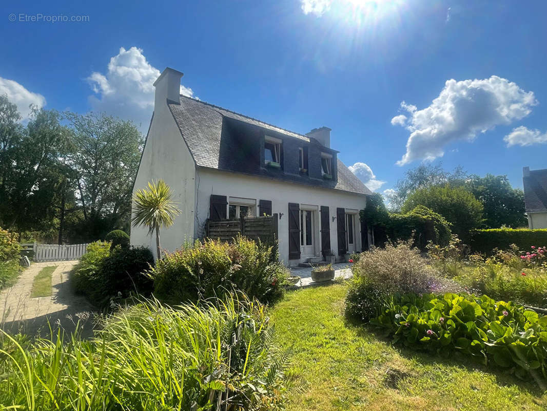 Maison à PLOUEGAT-GUERAND