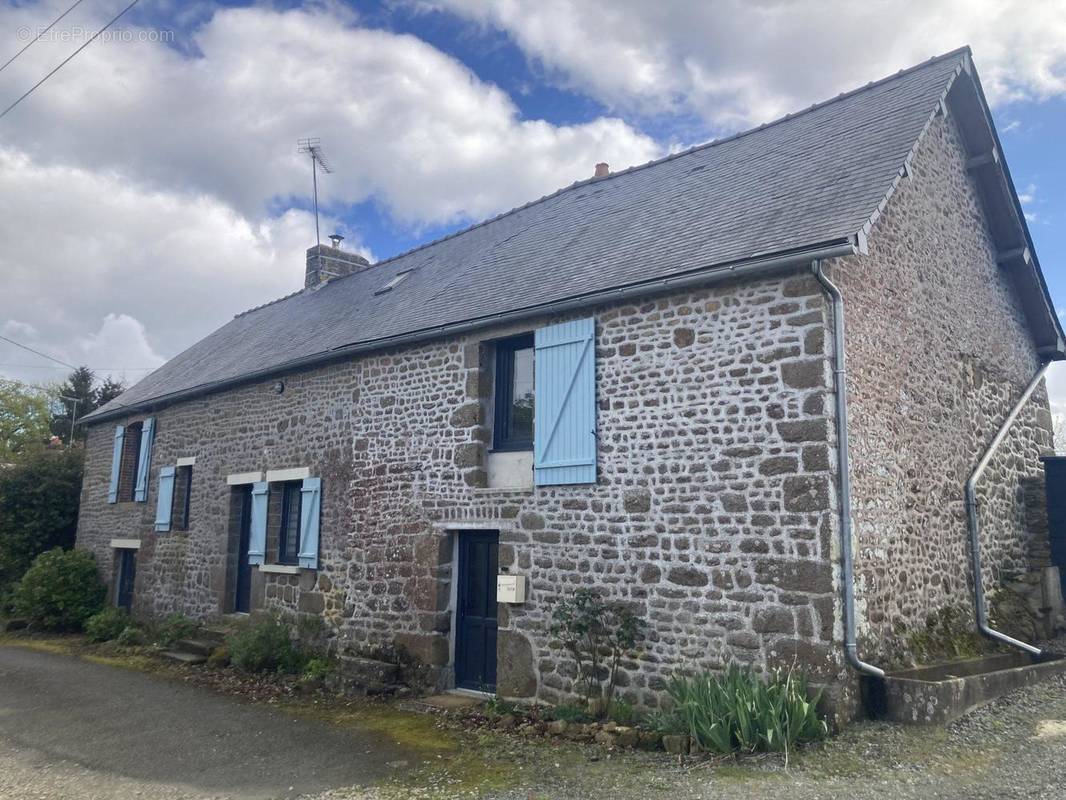 Maison à LASSAY-LES-CHATEAUX