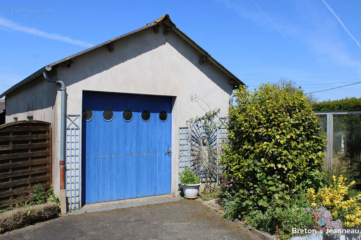 Maison à SAINT-DENIS-DE-GASTINES