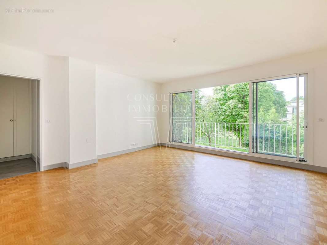 Appartement à NEUILLY-SUR-SEINE