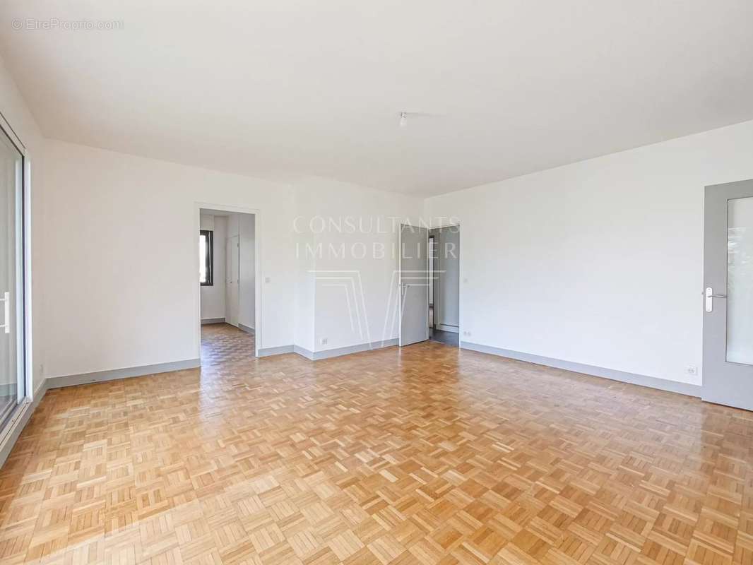 Appartement à NEUILLY-SUR-SEINE