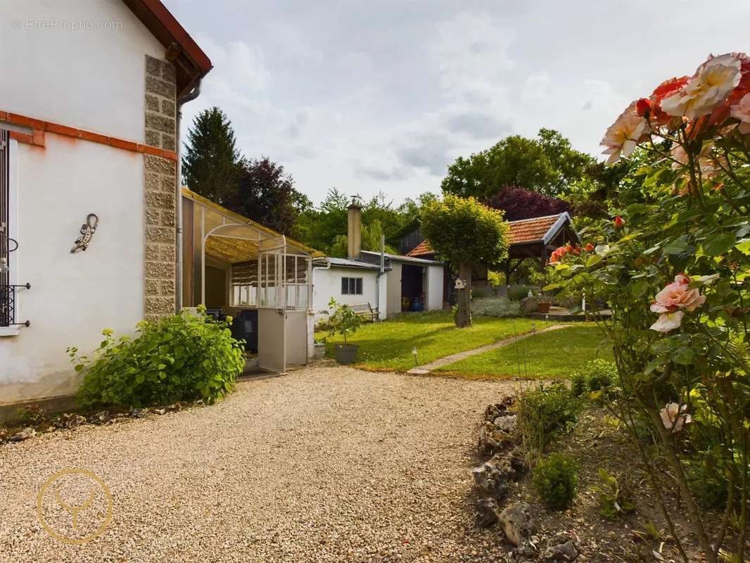 Maison à AIX-EN-OTHE