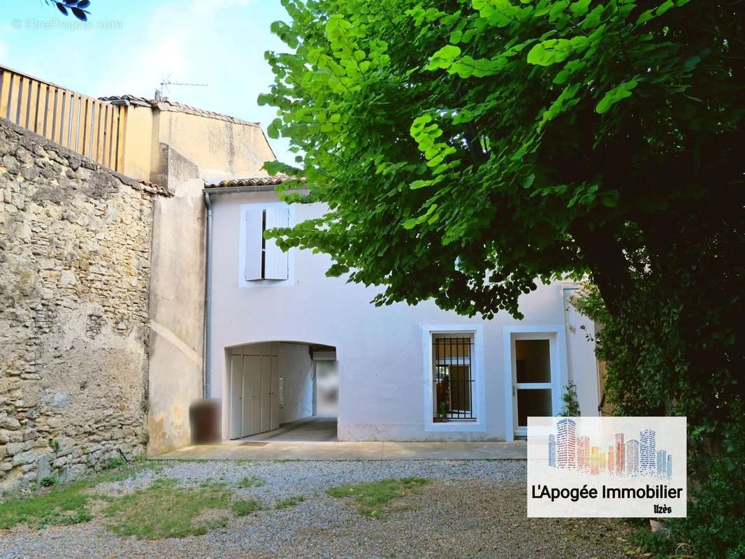 Appartement à UZES