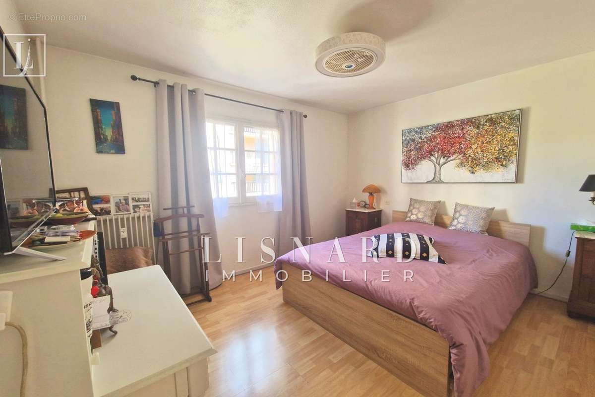 Appartement à VALLAURIS