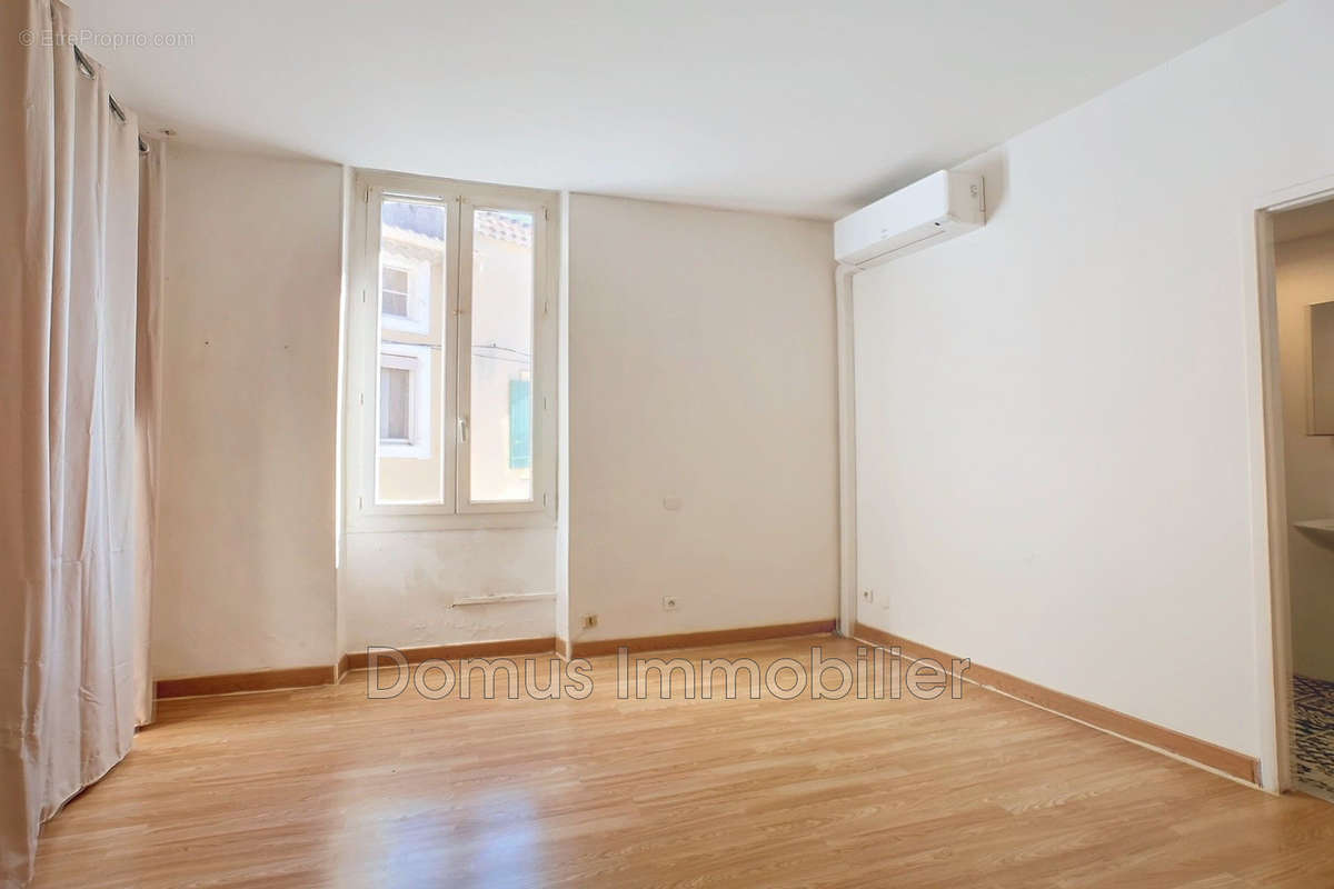 Appartement à ENTRAIGUES-SUR-LA-SORGUE