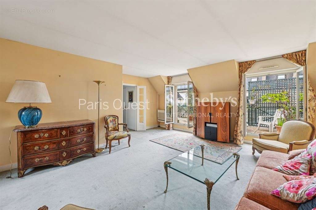 Appartement à PARIS-17E