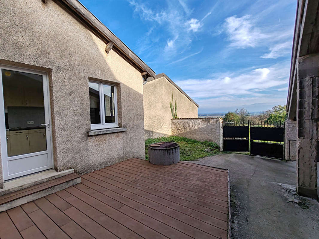 Maison à BUXIERES-SOUS-LES-COTES