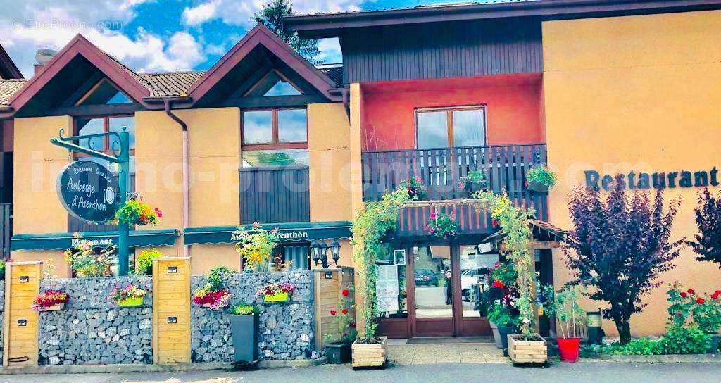 fond_commerce_arenthon_auberge_restaurant_opportunité_suisse_genève_chamonix_annecy_mont-blanc_frontière_genève_rendement_cuisine_traditionnelle_française_appartement - Commerce à ARENTHON