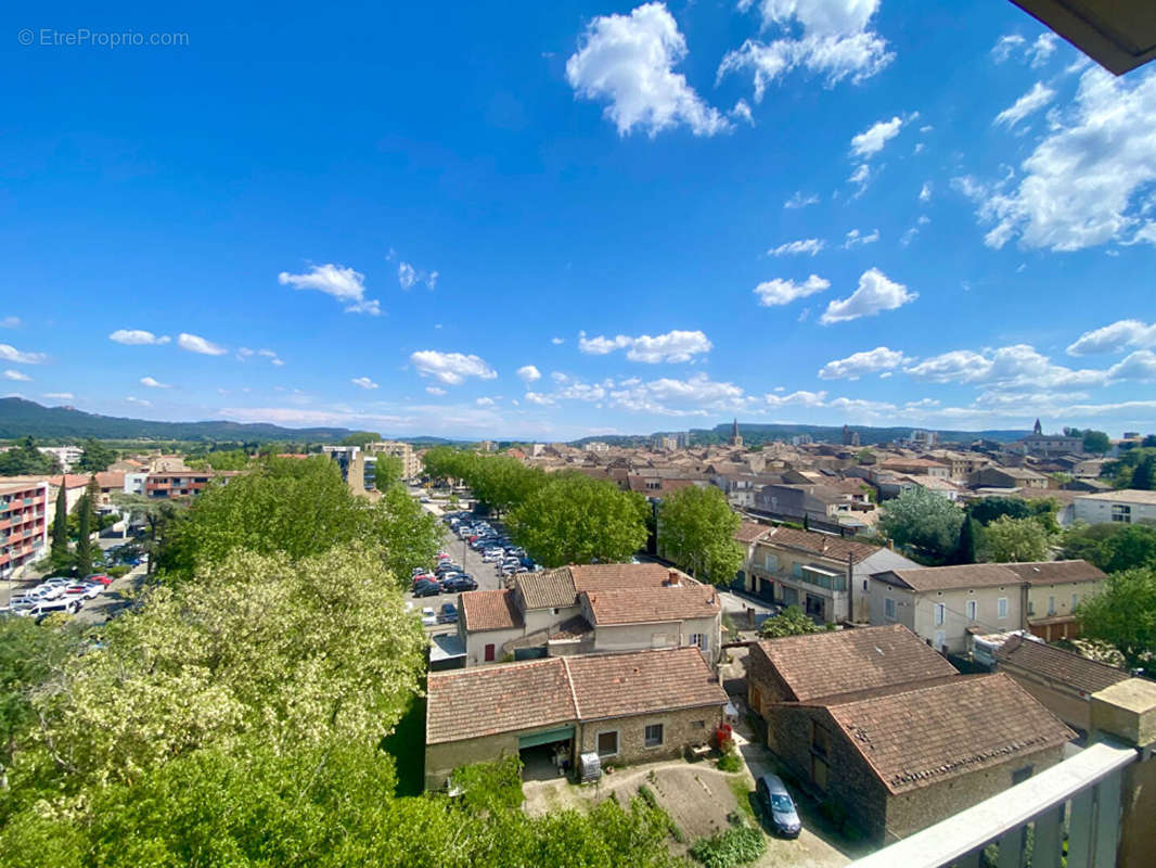 Appartement à BAGNOLS-SUR-CEZE