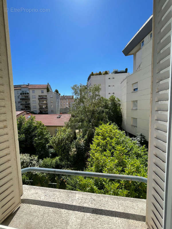 Appartement à LYON-8E