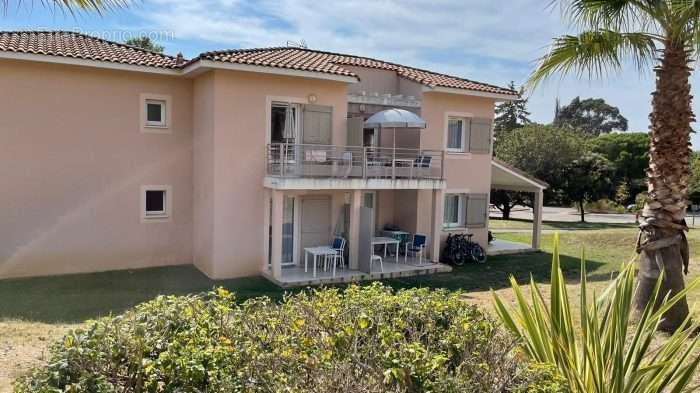 Appartement à LA LONDE-LES-MAURES