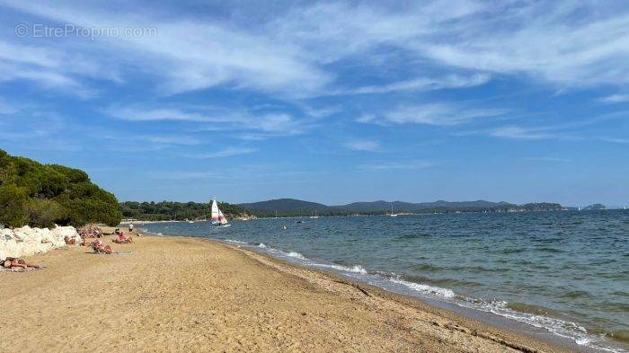 Appartement à LA LONDE-LES-MAURES