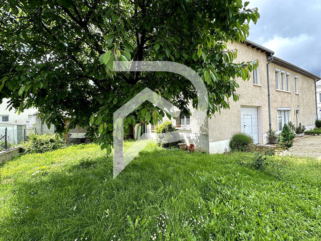 Maison à CHATELLERAULT